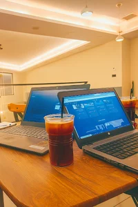 Hooshra - Webs design & SEO