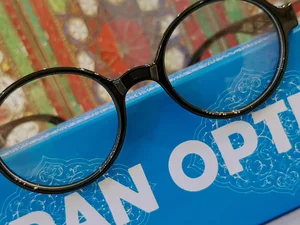Iran Optic موسسه طبی و تخصصی عینک ایران