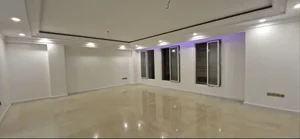 نقاشی ساختمان در بازار 2