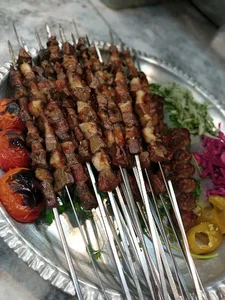 رستوران حاج حمید نادری
