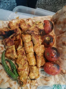 کباب و حلیم گل گندم شکوفه