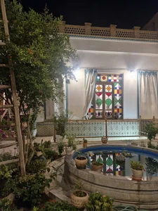 عمارت قاجاری ماه گرفته