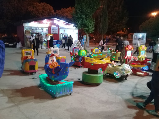 شهربازی کرمی بزرگسال