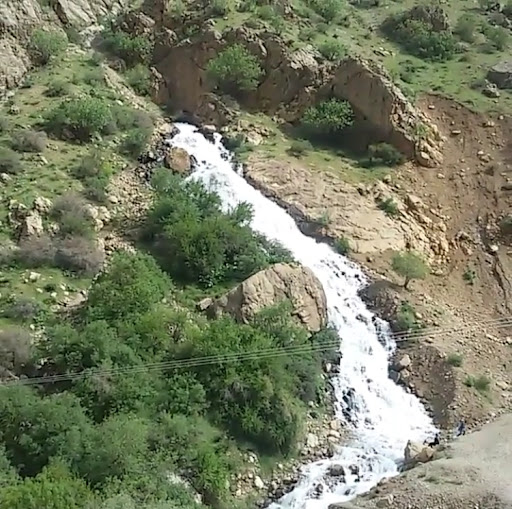 آبشار پشندگان بختیاری