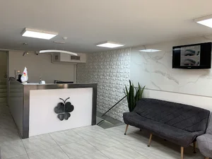 کلینیک زیبایی سینایار ( کاشت مو و ابرو ، ژل و بوتاکس ، تزریق چربی ، جراحی پلک )