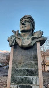 میدان اَوراز