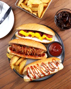 Market Foodhall مارکت فود هال (فود کورد کیامال)