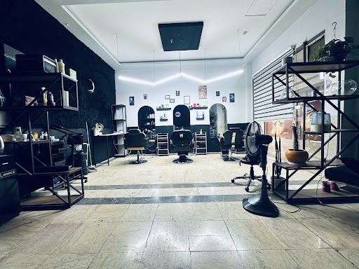 آرایشگاه مردانه میک آرت makearrt