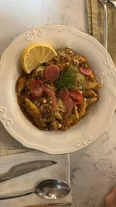 رستوران هفت پنجره