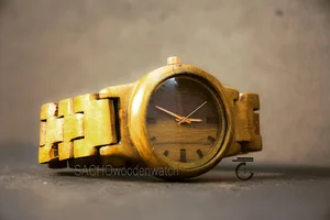 Handmade wooden watchساعت مچی دستساز ساچو