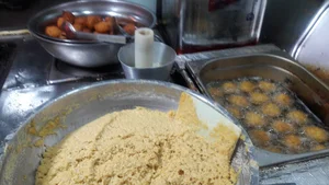 ساندویجی ولی عصر خلیلی