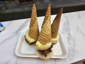 بستنی حسن نمونه