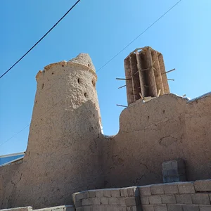 برج آباده