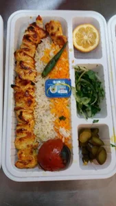 تهیه غذای باغ فیض