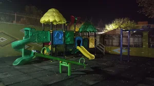 وسایل بازی پارک پاییزان