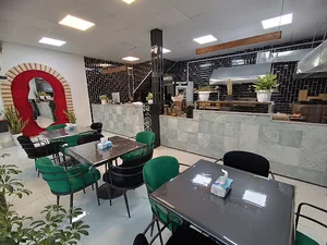 پیتزا نیاوران بم