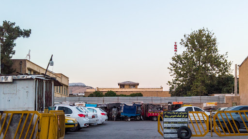 پارکینگ عمومی روباز