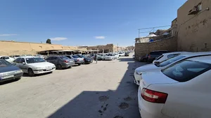 پارکینگ نزدیک میدون امام