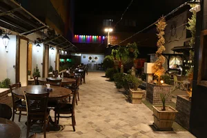 کافه رستوران لاوا