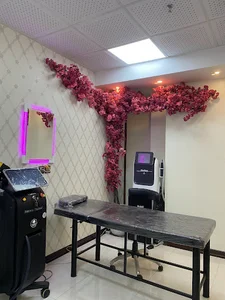 کلینیک لیزر و مراقبت پوست یاسمین