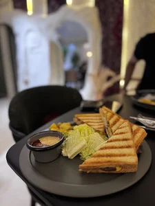 کافه رستوران دهلیز | Dehliz Cafe & Restaurant