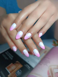 خدمات تخصصی ناخن شقایق