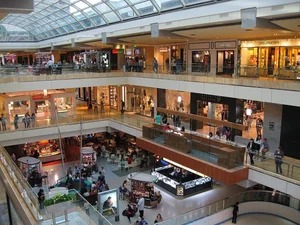 فروشگاه پوشاک کراس استور