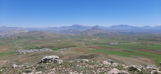 کوه سینه سبز ده پهلوان