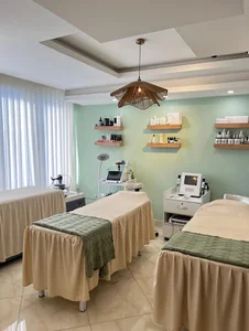 مطب زیبایی دکتر آناهید فهیمی