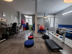 کلینیک کاردرمانی مدیر