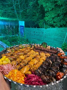 رستوران باغ پدری