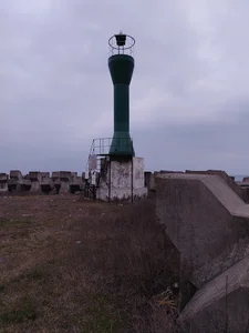 Green Lateral Beacon of New West Waterbreaker
