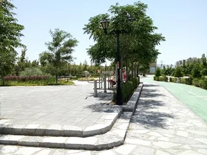 کتابخانه عمومی هشت بهشت