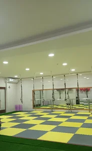 باشگاه ورزشی بانوان زمرد