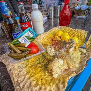 هێلکە و یاڕەماسی یۆنس