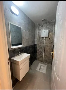 کاشی‌کار و بازساز در ستارخان 2
