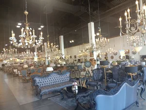 هایپر مبلمان و لوستر وزرا Hyper furniture and vozara chandelier