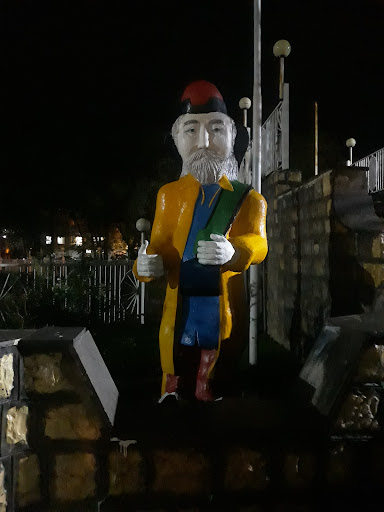 مجسمه خلیفه( noon)