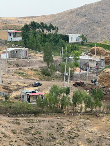 روستای میاندرق