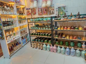 فروشگاه سفال‌و‌عروسک