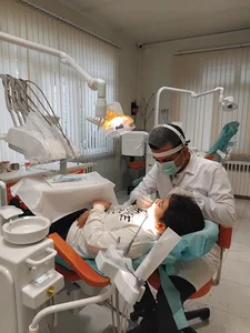 کلینیک دندانپزشکی مهرِنو
