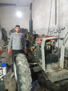 تعمیرگاه تراکتور حاتمی