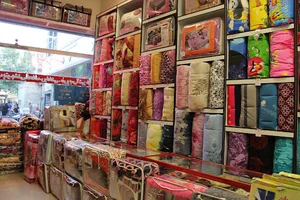 فروشگاه فرش و منسوجات هزاره
