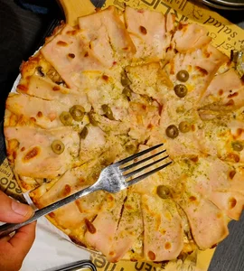 کافه رستوران پیتزا ژاوا