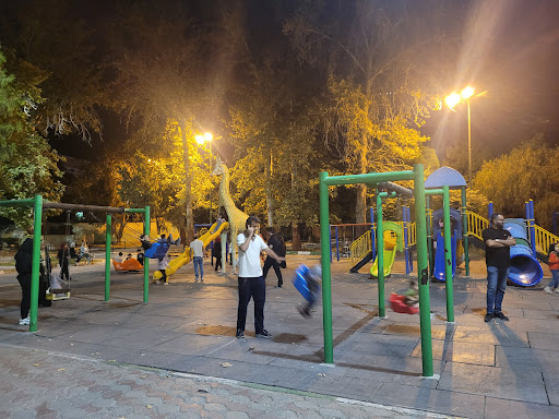 بوستان صادق