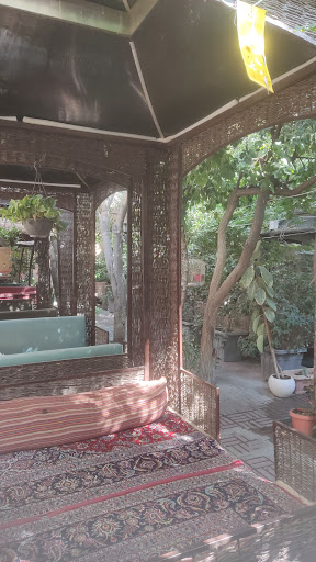 کافه رستوران آتوسا