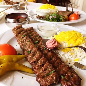 مطبخ رستوران کترینگ تهیه غذای ققنوس