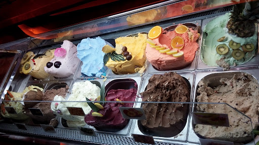 بستنی ژلاتو طلایی