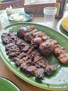 رستوران نان داغ کباب داغ مجمع