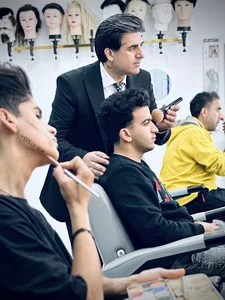 آموزشگاه آرایشگری مو بـه مو